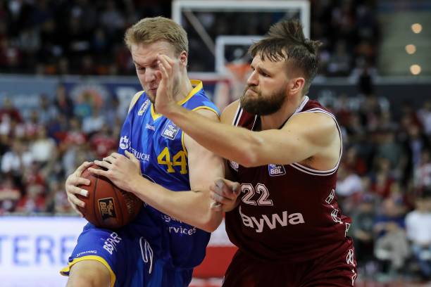 班牙人的控 班牙人的控